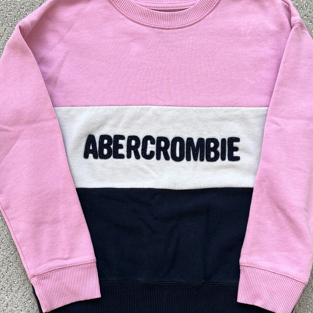 Abercrombie Crewneck Girls size 9 / 10 Pink Sweatshirt kids